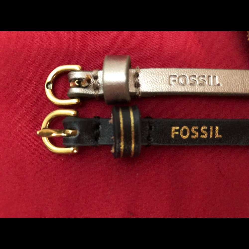 Fossil belt bundle. Size small. Silver and black.